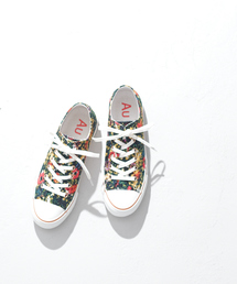 ローカットスニーカー