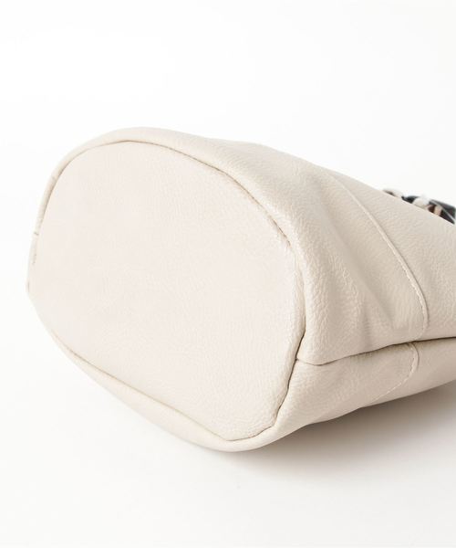 ONE DAY KMC （ワンデイケーエムシー）の「EDT/2wayshoulder_Lauren（ショルダーバッグ・レディース・ホワイト/ブラック・ONESIZE）」の4枚目の写真