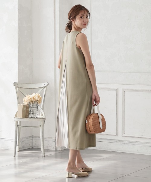 KOBE LETTUCE（コウベレタス）の「バックプリーツノースリーブワンピース（ワンピース・レディース・ベージュ/オリーブ/ブラック・FREE）」の12枚目の写真