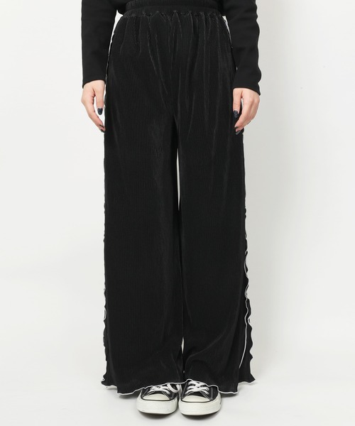 WC(ダブル シー)の「WC/【セットアップ対応商品】サテンメロウスリットパンツ(スラックス・レディース・ブラック/グリーン/ベージュ・FREE)」の5枚目の写真