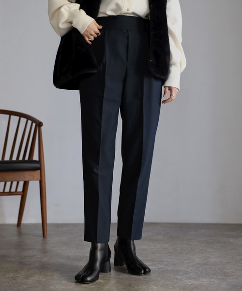 Bonjour Sagan(ボンジュールサガン)の「ウエストゴムテーパードパンツ(スラックス・レディース・ブラウン/ブルー/ブラック/グリーン/パープル/イエロー/グレイッシュベージュ/オレンジ/テラコッタ/ブルーグリーン/キャメル/ネイビー/ブルー系その他/ライトグレー/ダークグリーン/レッド/マスタード・FREE/L)」の9枚目の写真