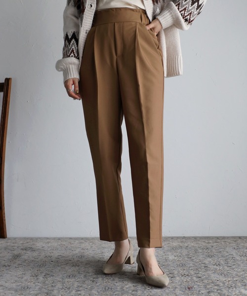 Bonjour Sagan(ボンジュールサガン)の「ウエストゴムテーパードパンツ(スラックス・レディース・ブラウン/ブルー/ブラック/グリーン/パープル/イエロー/グレイッシュベージュ/オレンジ/テラコッタ/ブルーグリーン/キャメル/ネイビー/ブルー系その他/ライトグレー/ダークグリーン/レッド/マスタード・FREE/L)」の15枚目の写真