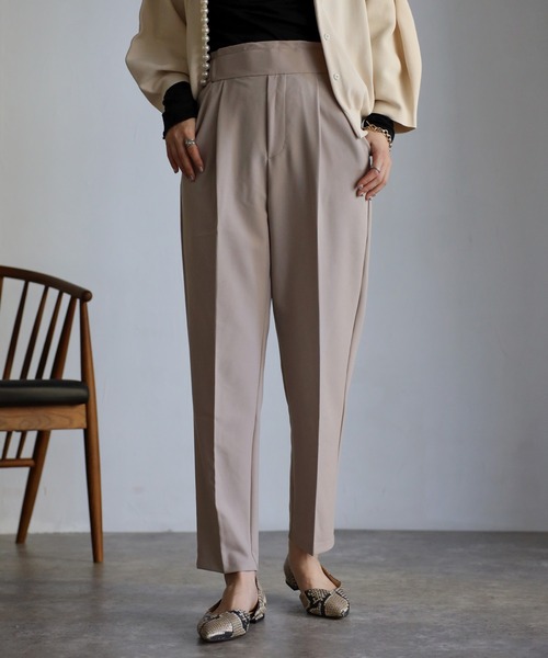 Bonjour Sagan(ボンジュールサガン)の「ウエストゴムテーパードパンツ(スラックス・レディース・ブラウン/ブルー/ブラック/グリーン/パープル/イエロー/グレイッシュベージュ/オレンジ/テラコッタ/ブルーグリーン/キャメル/ネイビー/ブルー系その他/ライトグレー/ダークグリーン/レッド/マスタード・FREE/L)」の6枚目の写真