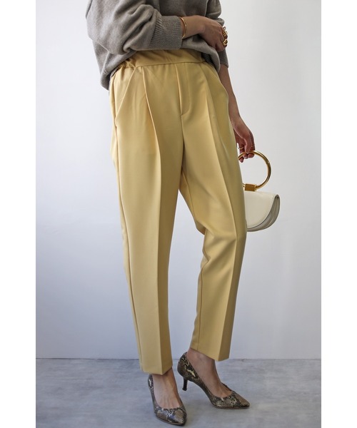 Bonjour Sagan(ボンジュールサガン)の「ウエストゴムテーパードパンツ(スラックス・レディース・ブラウン/ブルー/ブラック/グリーン/パープル/イエロー/グレイッシュベージュ/オレンジ/テラコッタ/ブルーグリーン/キャメル/ネイビー/ブルー系その他/ライトグレー/ダークグリーン/レッド/マスタード・FREE/L)」の2枚目の写真