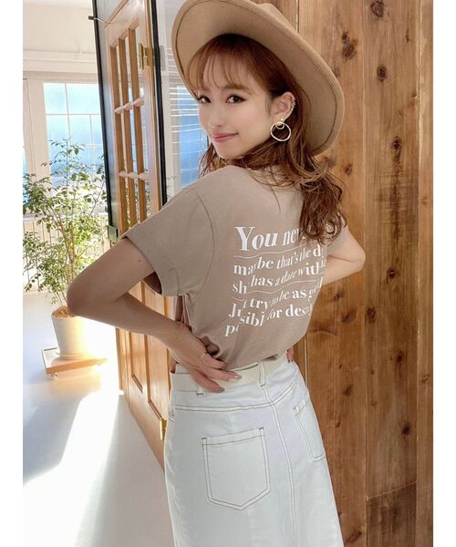 RESEXXY（リゼクシー）の「バックプリントロゴTシャツ（Tシャツ/カットソー・レディース・ベージュ/オフホワイト/ブルー・FREE）」の3枚目の写真