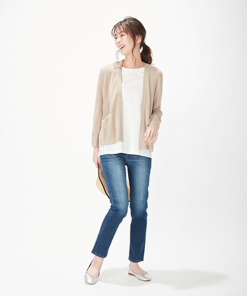 J.PRESS(ジェイプレス)の「【洗える】片畦Vネック ショートカーディガン(カーディガン/ボレロ・レディース・ライトグレー系/ブラウン系/ベージュ系・T13)」の7枚目の写真