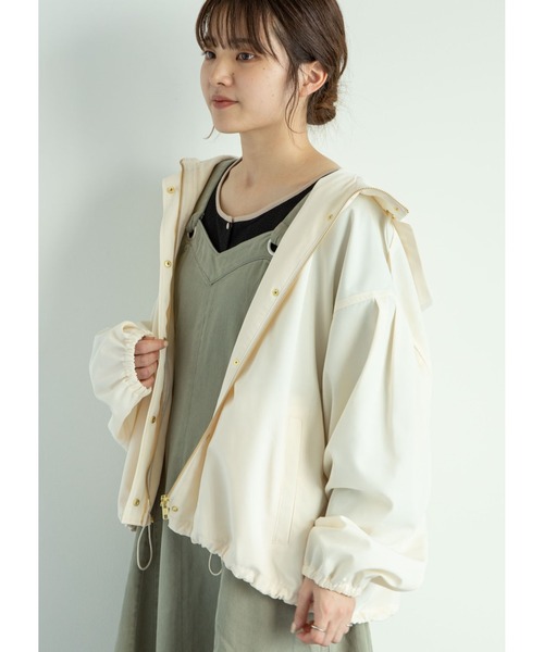 ELENCARE DUE（エレンカーレデュエ）の「・ELENCARE DUE デザインマウンテンパーカー＊（マウンテンパーカー・レディース・ベージュ/アイボリー/ネイビー/ブラック・FREE）」の2枚目の写真