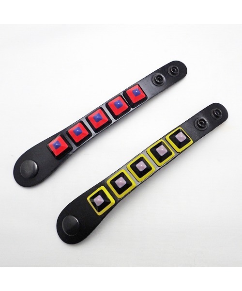 GARA（ガラ）の「GARA:ITALY STUDS WRISTAND（バングル/リストバンド・メンズ・マスタード/ピンク・FREE）」の8枚目の写真