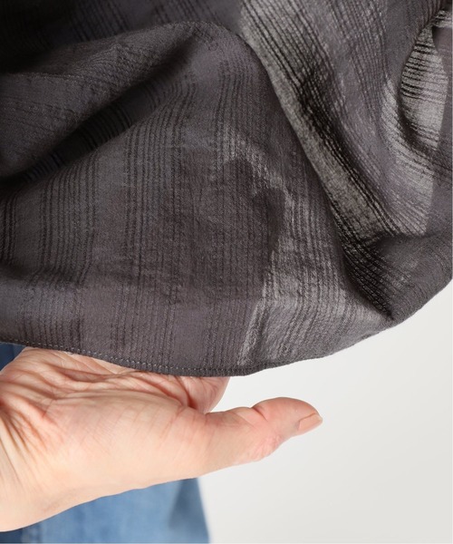 FRAMeWORK（フレームワーク）の「ラッフルカラーノースリーブブラウス◆（シャツ/ブラウス・レディース・ホワイト/チャコールグレー/グリーン・FREE）」の11枚目の写真