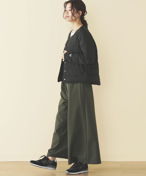 BEAMS HEART（ビームスハート）の「BEAMS HEART / ショート ダウンジャケット（ダウンジャケット/コート・レディース・ブラック/ベージュ/オリーブ・SMALL/MEDIUM）」の13枚目の写真