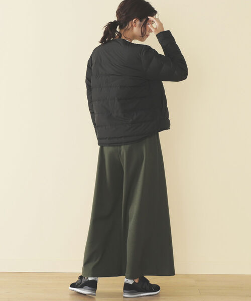 BEAMS HEART（ビームスハート）の「BEAMS HEART / ショート ダウンジャケット（ダウンジャケット/コート・レディース・ブラック/ベージュ/オリーブ・SMALL/MEDIUM）」の14枚目の写真