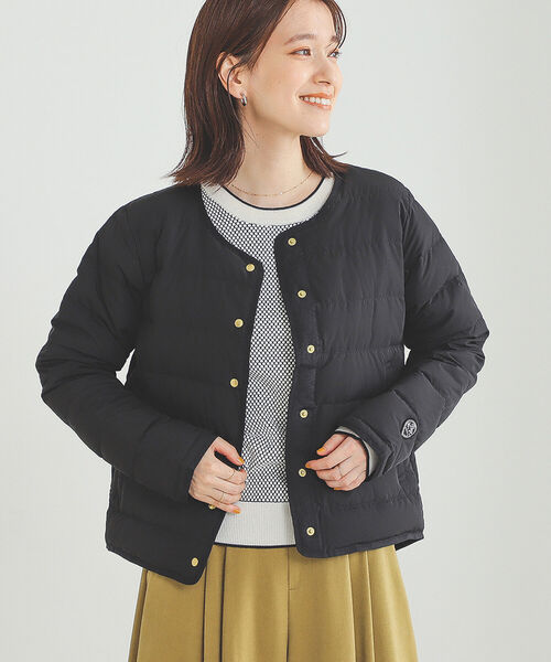 BEAMS HEART（ビームスハート）の「BEAMS HEART / ショート ダウンジャケット（ダウンジャケット/コート・レディース・ブラック/ベージュ/オリーブ・SMALL/MEDIUM）」の15枚目の写真