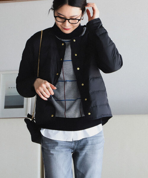 BEAMS HEART（ビームスハート）の「BEAMS HEART / ショート ダウンジャケット（ダウンジャケット/コート・レディース・ブラック/ベージュ/オリーブ・SMALL/MEDIUM）」の20枚目の写真