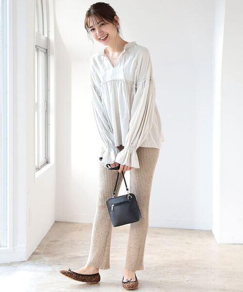 B:MING by BEAMS（ビーミングバイビームス）の「B:MING by BEAMS / 2WAY ボリューム ブラウス（シャツ/ブラウス・レディース・ブラック/ブラウン/グレー・SMALL/MEDIUM）」の5枚目の写真