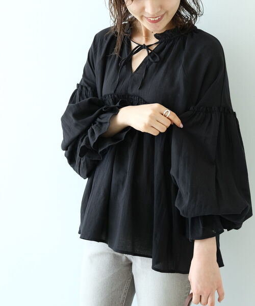 B:MING by BEAMS（ビーミングバイビームス）の「B:MING by BEAMS / 2WAY ボリューム ブラウス（シャツ/ブラウス・レディース・ブラック/ブラウン/グレー・SMALL/MEDIUM）」の7枚目の写真