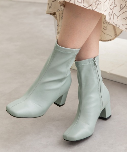 POU DOU DOU（プードゥドゥ）の「ストレッチショートブーツ（ブーツ・レディース・ブラック/ナチュラル/ブルー・4/3）」の3枚目の写真