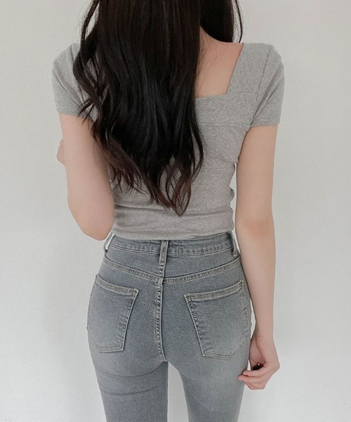 NANING9（ナンニング）の「SONYUNARA モダンスクエアネック半袖Tシャツ（Tシャツ/カットソー・レディース・ブラック/グレー・FREE）」の14枚目の写真