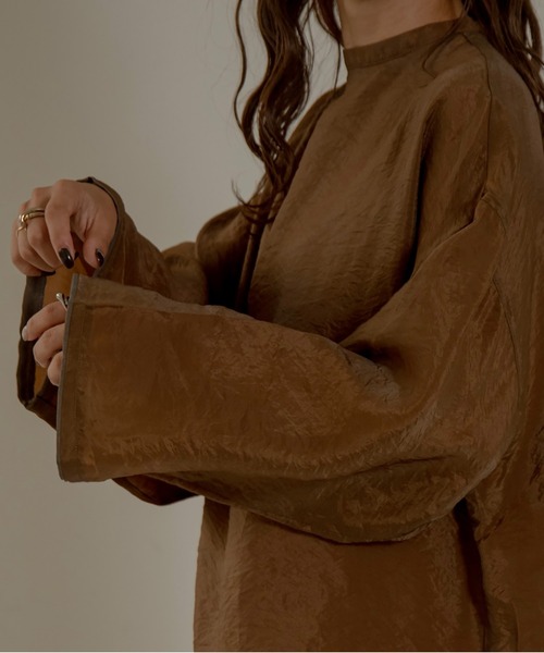 lawgy（ラウジー）の「airy high neck blouse（シャツ/ブラウス・レディース・ホワイト/ブラウン/グレー・FREE）」の6枚目の写真