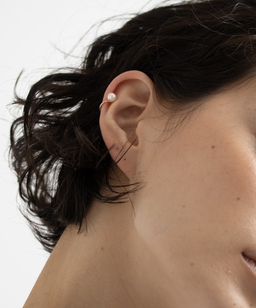 JUICY ROCK(ジューシーロック)の「K10YG 一粒アコヤパールイヤーカフ(イヤーカフ・レディース・ゴールド・ONE SIZE)」の8枚目の写真