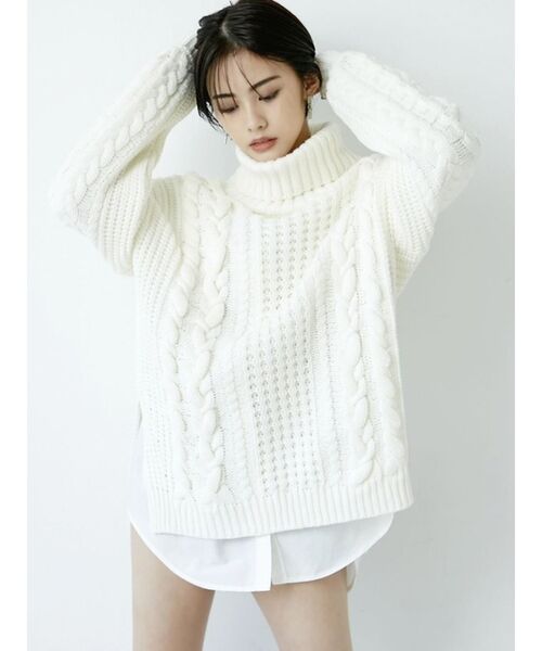 GYDA(ジェイダ)の「シャツアンサンブルタートルケーブルニット トップス(ニット/セーター・レディース・チャコールグレー/ベージュ/オフホワイト・FREE)」の2枚目の写真