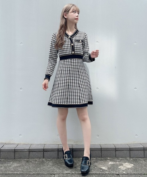 titty＆Co. PETIT（ティティアンドコープティ）の「【titty&Co.PETIT】Vネックチェックニットワンピース（ワンピース・レディース・マルチ・SMALL/MEDIUM）」の3枚目の写真