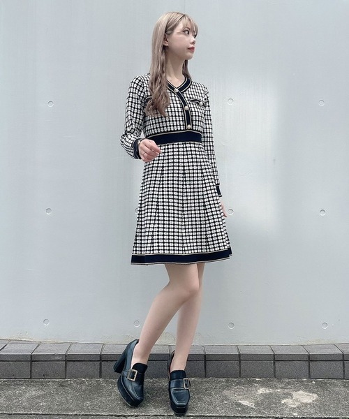 titty＆Co. PETIT（ティティアンドコープティ）の「【titty&Co.PETIT】Vネックチェックニットワンピース（ワンピース・レディース・マルチ・SMALL/MEDIUM）」の2枚目の写真