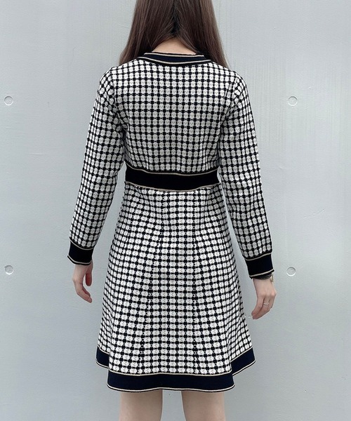 titty＆Co. PETIT（ティティアンドコープティ）の「【titty&Co.PETIT】Vネックチェックニットワンピース（ワンピース・レディース・マルチ・SMALL/MEDIUM）」の7枚目の写真