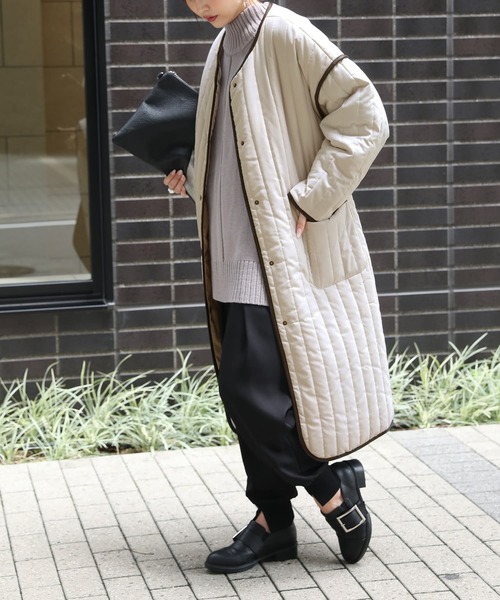 n'OrLABEL（ノアールレーベル）の「『ノーカラーラインキルティングコート』（ノーカラーコート・レディース・ライトカーキ/ブラック/アイボリー・FREE）」の4枚目の写真