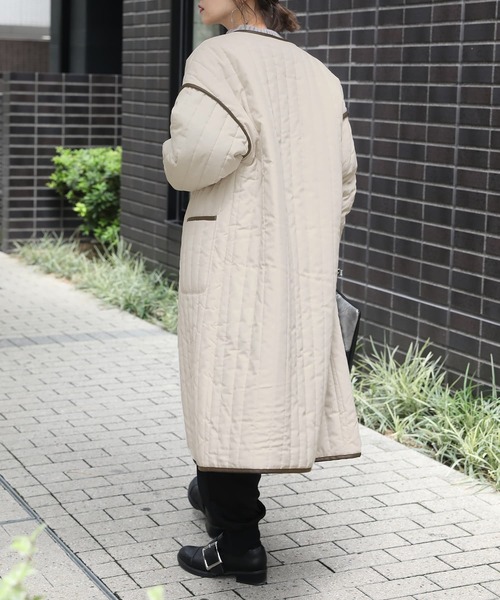 n'OrLABEL（ノアールレーベル）の「『ノーカラーラインキルティングコート』（ノーカラーコート・レディース・ライトカーキ/ブラック/アイボリー・FREE）」の5枚目の写真