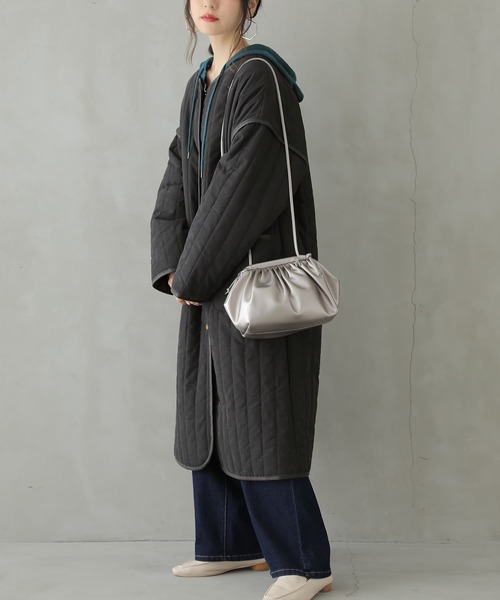 n'OrLABEL（ノアールレーベル）の「『ノーカラーラインキルティングコート』（ノーカラーコート・レディース・ライトカーキ/ブラック/アイボリー・FREE）」の13枚目の写真