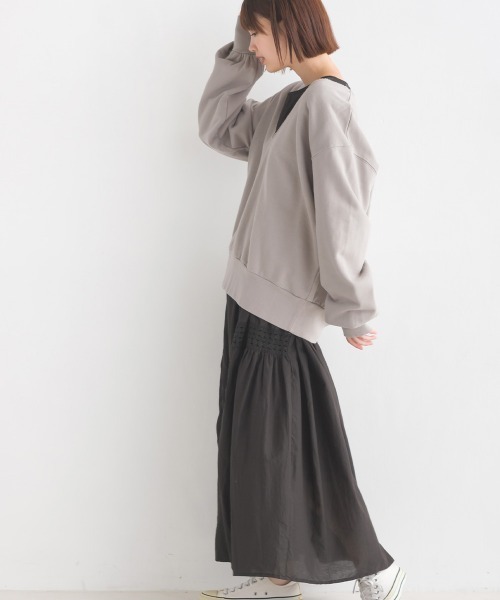 OMNES（オムネス）の「裏毛スウェット Vネックプルオーバー（ニット/セーター・レディース・ライトグレー/アイボリー/ブルーグレー/チャコール・FREE）」の22枚目の写真