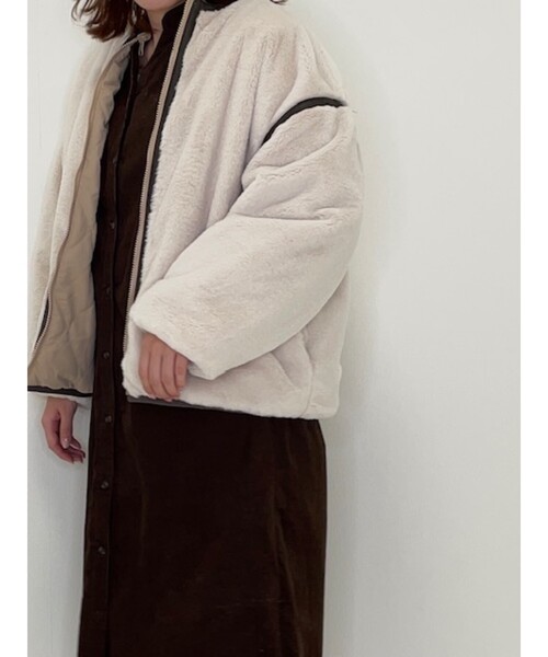 Cutie Blonde（キューティーブロンド）の「◆【S-LL/リバーシブル】エコファーキルトジャケット（ブルゾン・レディース・ブラック/カーキ/ナチュラル/ベージュ・01/02/03/04）」の5枚目の写真