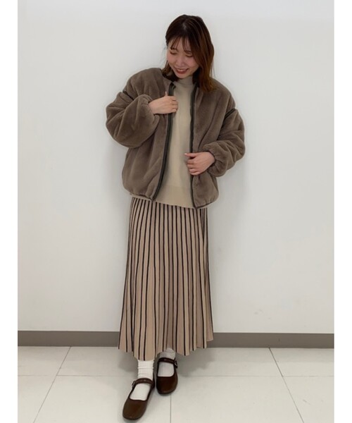 Cutie Blonde（キューティーブロンド）の「◆【S-LL/リバーシブル】エコファーキルトジャケット（ブルゾン・レディース・ブラック/カーキ/ナチュラル/ベージュ・01/02/03/04）」の6枚目の写真