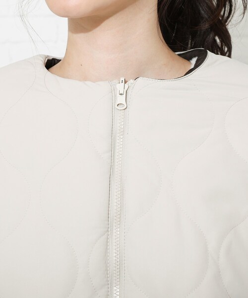 Cutie Blonde（キューティーブロンド）の「◆【S-LL/リバーシブル】エコファーキルトジャケット（ブルゾン・レディース・ブラック/カーキ/ナチュラル/ベージュ・01/02/03/04）」の7枚目の写真