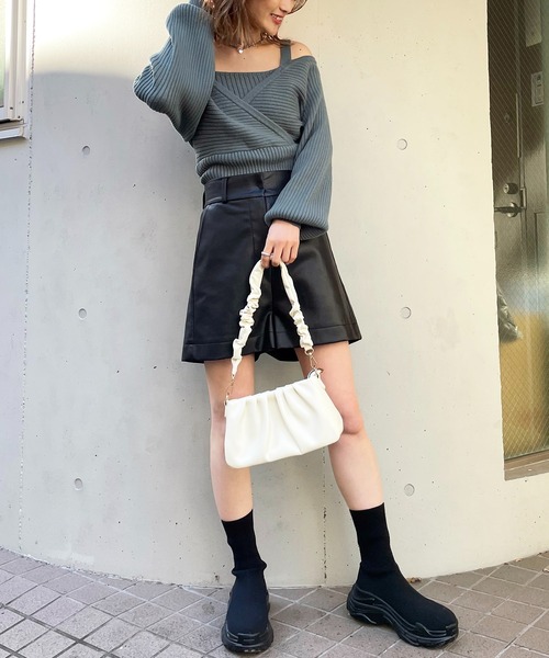 SPIRALGIRL（スパイラルガール）の「ハイウエスト合皮ショートパンツ（その他パンツ・レディース・ブラック/ブラウン/オフホワイト・FREE）」の5枚目の写真