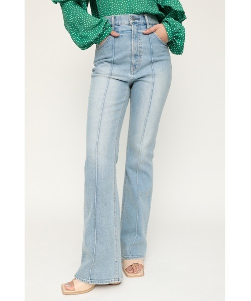 SLY(スライ)の「ROLF PIN TUCK FLARE-C ピンタック フレア デニムパンツ(デニムパンツ・レディース・ライトブルー・24inch/25inch/26inch/23inch)」の10枚目の写真