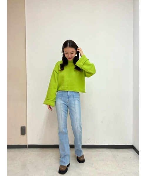 SLY(スライ)の「ROLF PIN TUCK FLARE-C ピンタック フレア デニムパンツ(デニムパンツ・レディース・ライトブルー・24inch/25inch/26inch/23inch)」の18枚目の写真