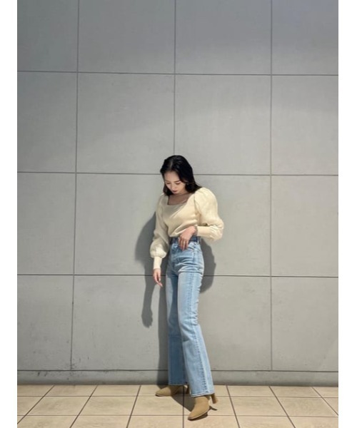 SLY(スライ)の「ROLF PIN TUCK FLARE-C ピンタック フレア デニムパンツ(デニムパンツ・レディース・ライトブルー・24inch/25inch/26inch/23inch)」の13枚目の写真