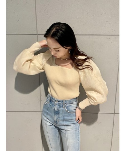 SLY(スライ)の「ROLF PIN TUCK FLARE-C ピンタック フレア デニムパンツ(デニムパンツ・レディース・ライトブルー・24inch/25inch/26inch/23inch)」の11枚目の写真