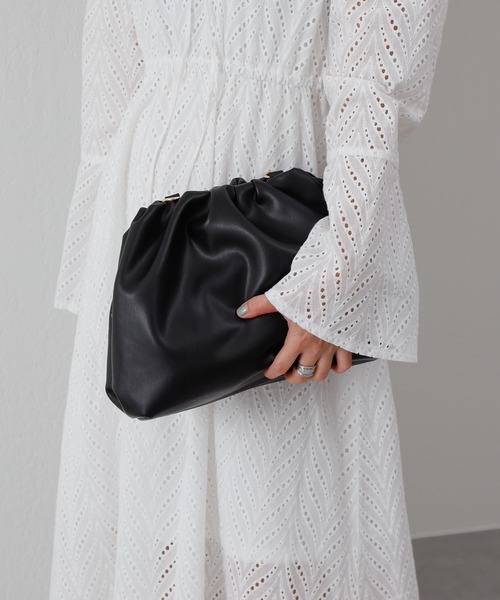 COLONY 2139（コロニートゥーワンスリーナイン）の「べっ甲ハンドルチェーンタックバッグ（ショルダーバッグ・レディース・ブラック/アイボリー・FREE）」の5枚目の写真