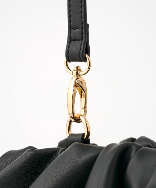 COLONY 2139（コロニートゥーワンスリーナイン）の「べっ甲ハンドルチェーンタックバッグ（ショルダーバッグ・レディース・ブラック/アイボリー・FREE）」の8枚目の写真