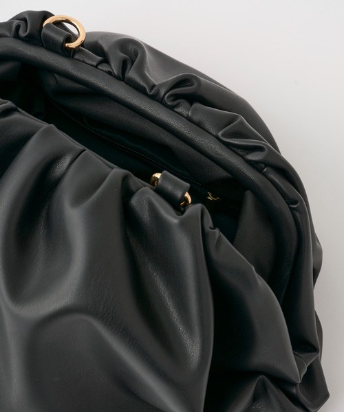 COLONY 2139（コロニートゥーワンスリーナイン）の「べっ甲ハンドルチェーンタックバッグ（ショルダーバッグ・レディース・ブラック/アイボリー・FREE）」の19枚目の写真