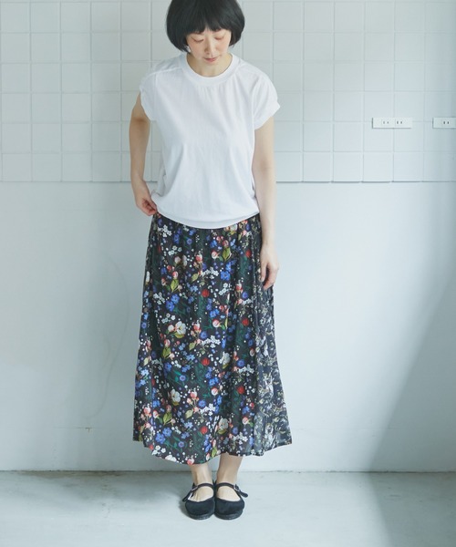 note et silence （ノートエシロンス）の「【 AMB100貨 】リバティシルフローン　サイドタックスカート（スカート・レディース・ブラック/ブルー・FREE）」の5枚目の写真