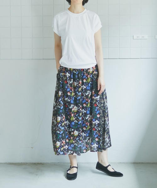 note et silence （ノートエシロンス）の「【 AMB100貨 】リバティシルフローン　サイドタックスカート（スカート・レディース・ブラック/ブルー・FREE）」の16枚目の写真