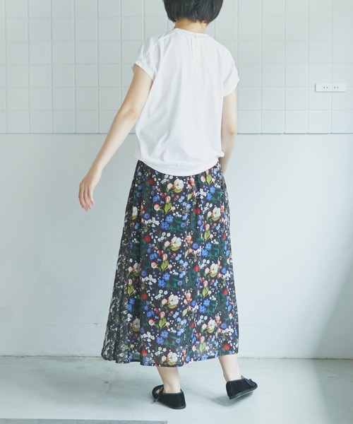 note et silence （ノートエシロンス）の「【 AMB100貨 】リバティシルフローン　サイドタックスカート（スカート・レディース・ブラック/ブルー・FREE）」の10枚目の写真