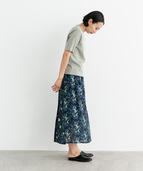 note et silence （ノートエシロンス）の「【 AMB100貨 】リバティシルフローン　サイドタックスカート（スカート・レディース・ブラック/ブルー・FREE）」の18枚目の写真