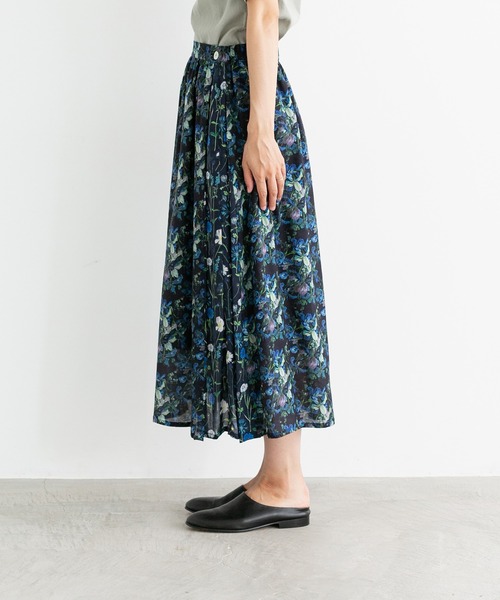 note et silence （ノートエシロンス）の「【 AMB100貨 】リバティシルフローン　サイドタックスカート（スカート・レディース・ブラック/ブルー・FREE）」の11枚目の写真