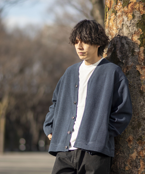 B.C STOCK(ベーセーストック)の「POLYESTER 2INSET カーディガン(カーディガン/ボレロ・メンズ・チャコールグレー/ベージュ/ネイビー/グリーン/ブルー系その他・MEDIUM/LARGE)」の4枚目の写真
