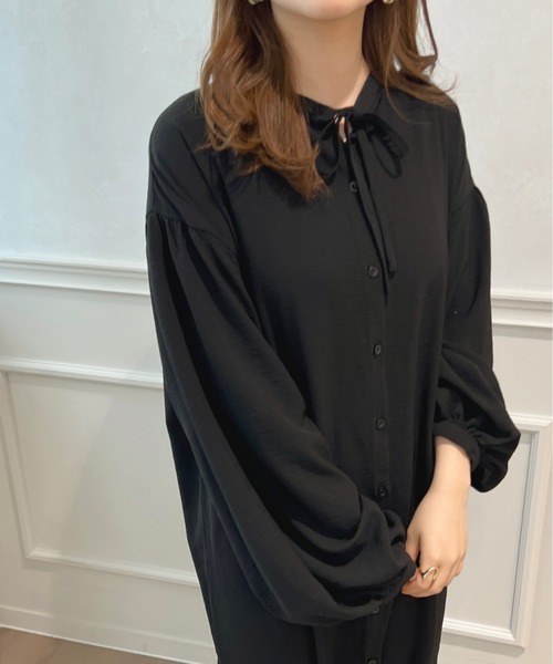 apres jour(アプレジュール)の「袖ボリュームシャツワンピース【ZOZOTOWN限定アイテム】(ワンピース・レディース・グリーン系その他/アイボリー/ブラック・フリー/X-LARGE)」の17枚目の写真
