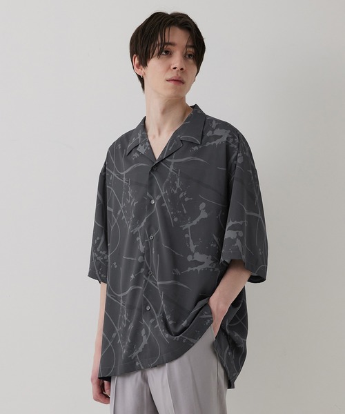 JUNRED(ジュンレッド)の「スプラッシュプリントビッグオープンカラーシャツ(シャツ/ブラウス・メンズ・チャコールグレー/グリーン・S/M/L)」の3枚目の写真